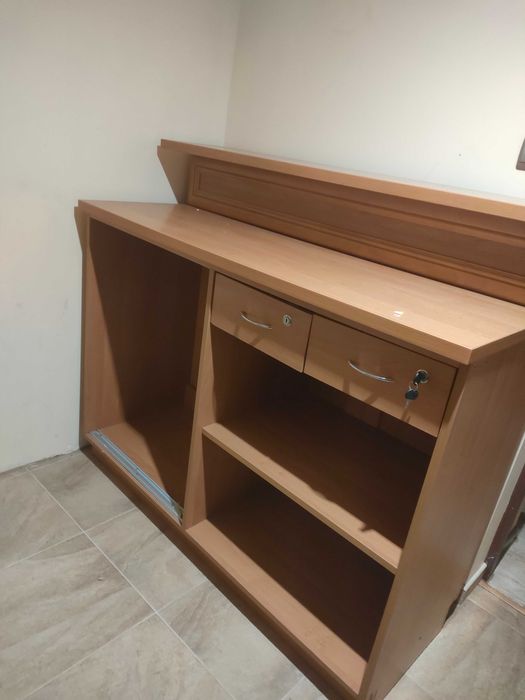 Lada sklepowa masywana