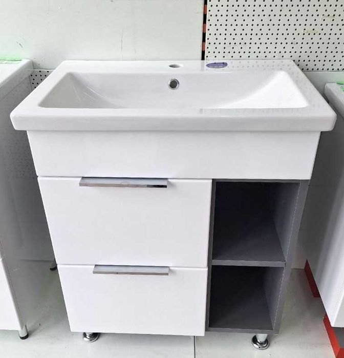 Меблі для ванної кімнати з умивальниками від 40 до 100см