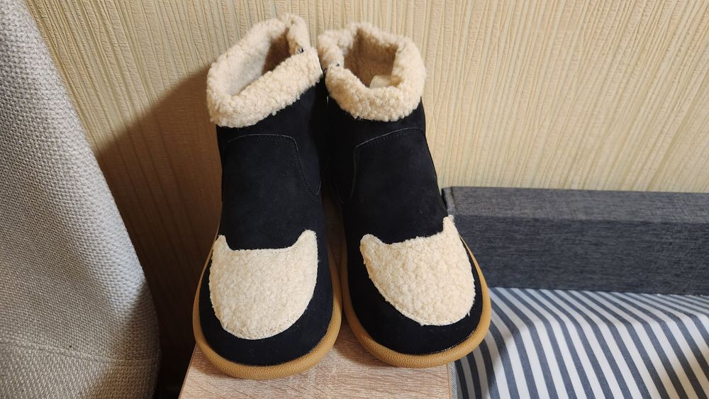 Чоботи нови 24.5 см