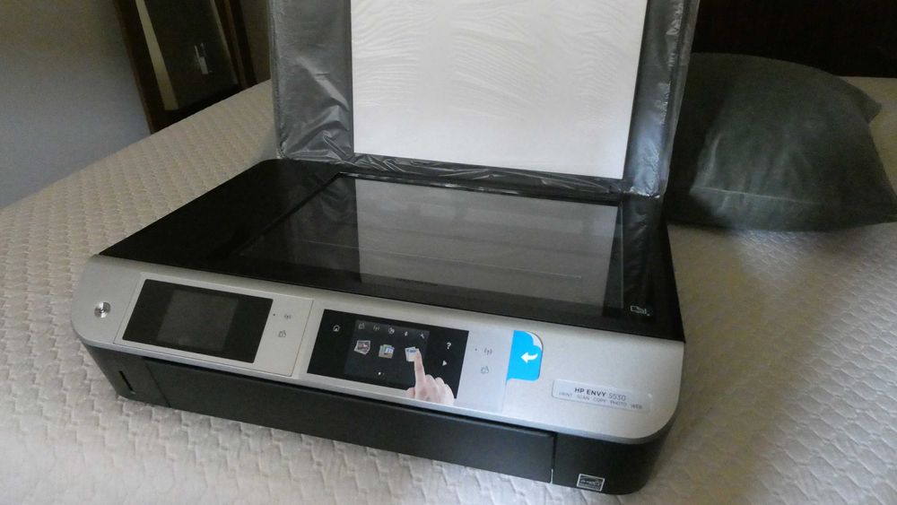 Selling 2 monitors + printer64297554161795120