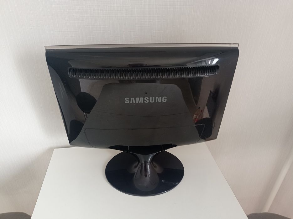 Монітор Samsung syncmaster t200
