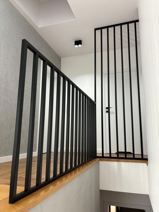 Balustrady metalowe wewnętrzne i zewnętrzne