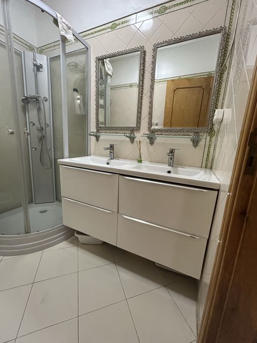 Movel de wc com cuba dupla como novo