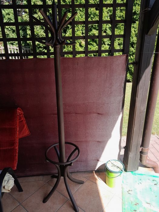 Sprzedam wieszak stojący ciemny Fameg