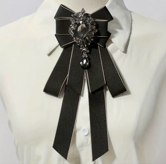 Wielowarstwowa w muszka i krawat