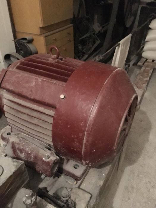Silnik 28kw 980 obrotów