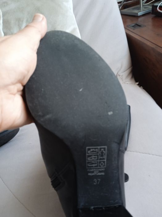 Botas de couro, pretas muito bom estado