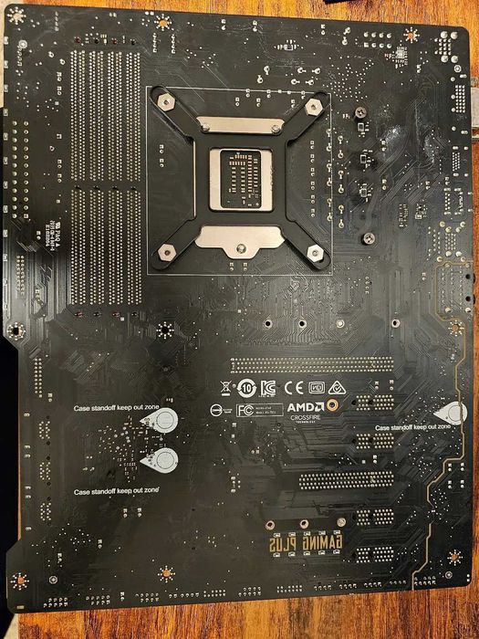 Продаю очень хорошую связку Intel Core I7 9700K + MSI Z390 Gaming Plus