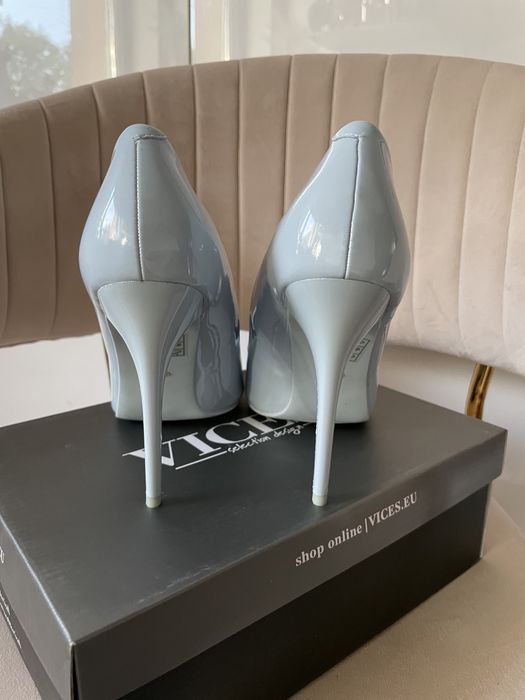 Szpilki błekitne blue lakier Deezee 39