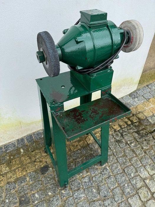 Esmeril trifásico.64741149607041121