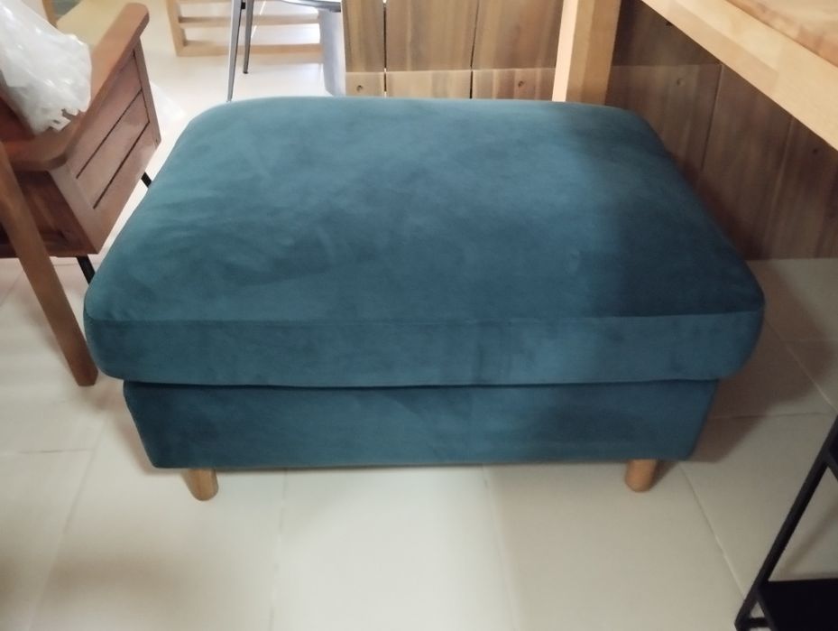 Puff em veludo verde