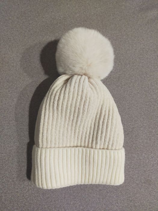 Czapka zimowa z pomponem