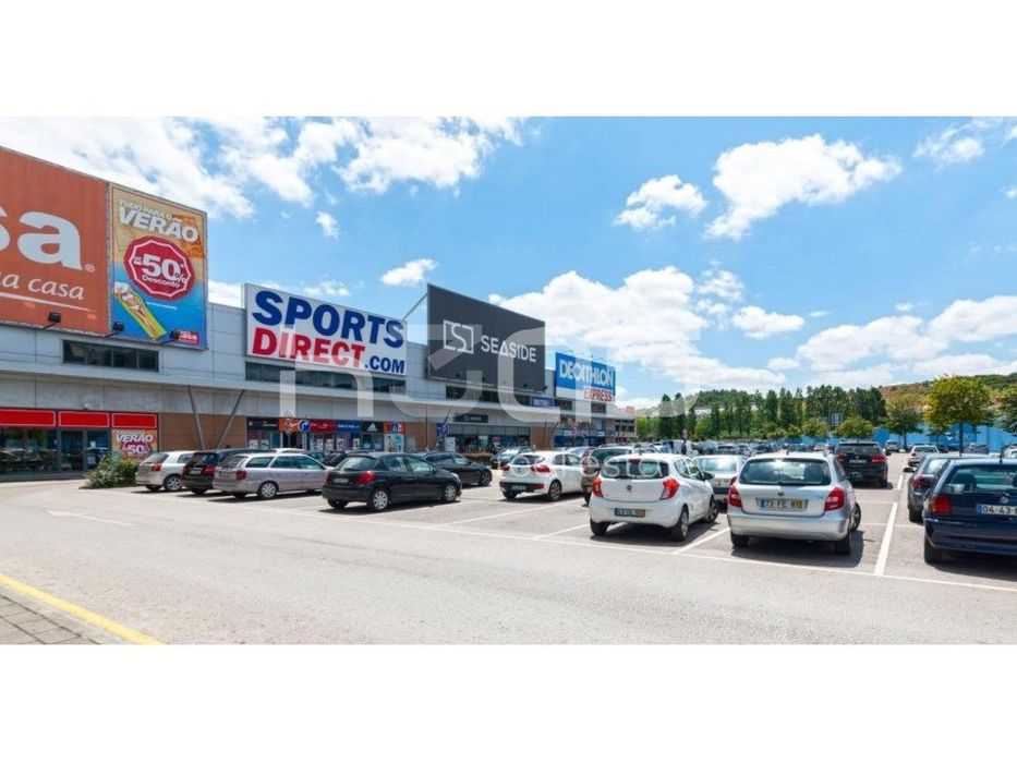 Retail Parks & Superfícies Alimentares | Ativos de Rendimento com T...