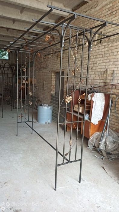 Є В НАЯВНОСТІ  Арки арка для роз та плетущих квітів