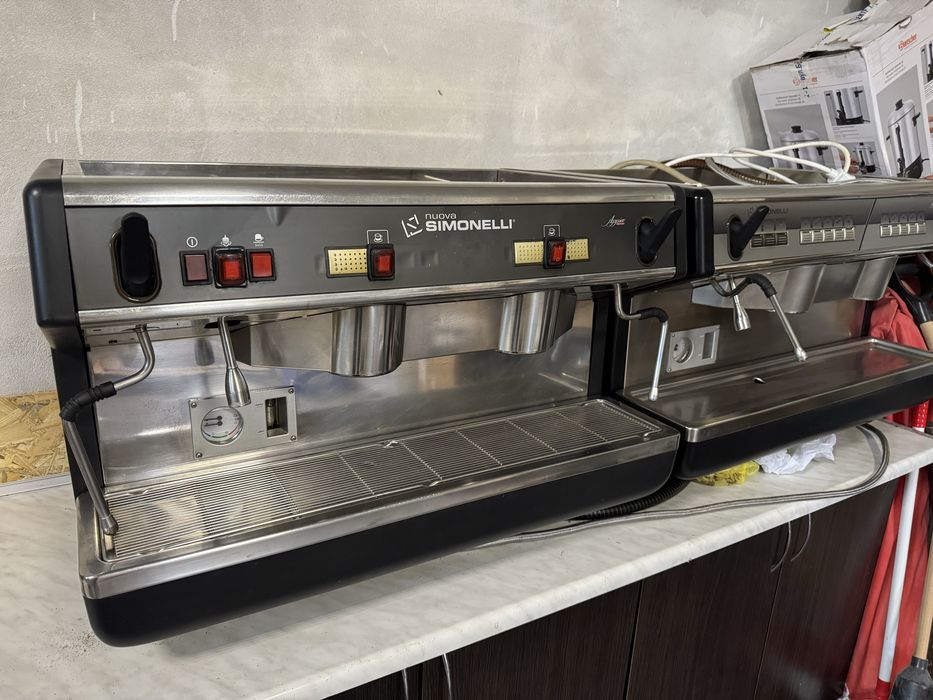 Кавомашина професійна Nuova Simonelli Appia 2 gr