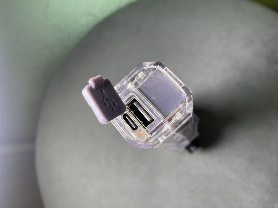 Очень яркий фонарь с индикацией заряда. 10 в 1!