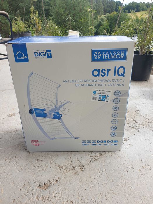 Antena szerokopasmowa