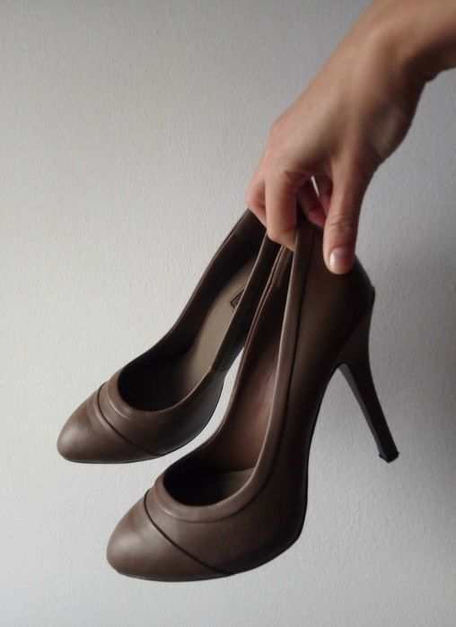 Sapatos de Senhora Aldo, Zara e Azarey Tamanho 40