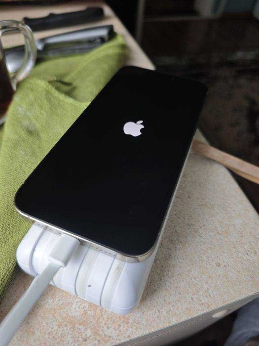 Дисплей на iphone 14Pro Max стан ідеальний