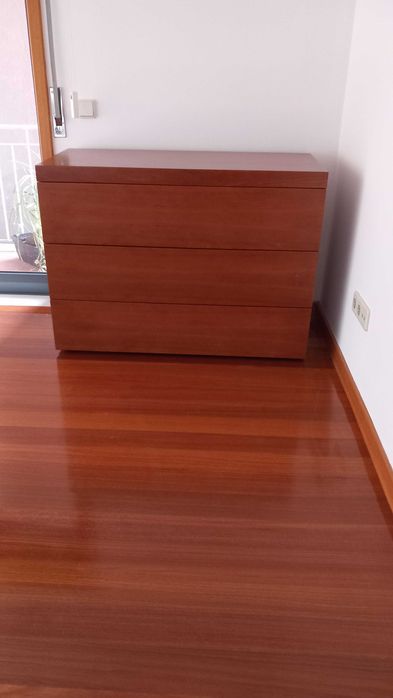 Cómoda de quarto bom estado