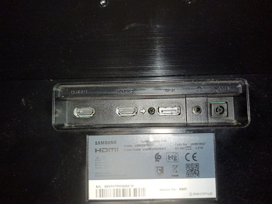 монитор U28E590D