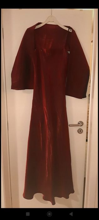 Vestido e echarpe de Gala