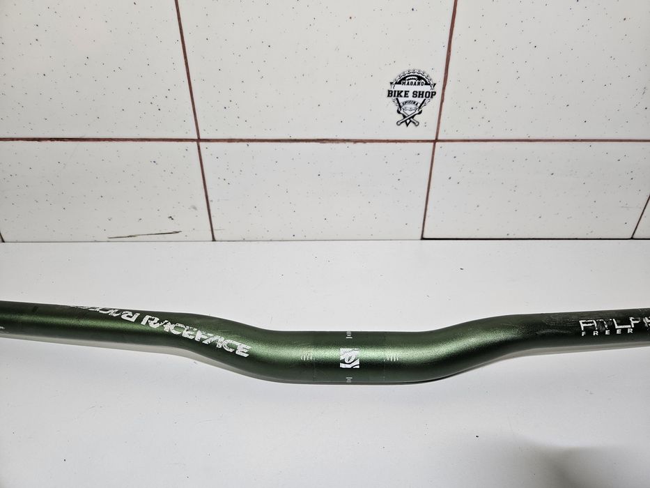 Guiador race face 780mm