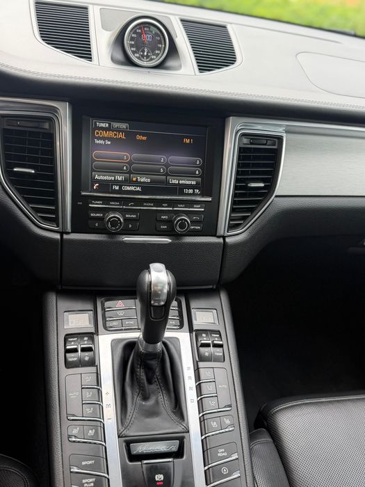 Porsche macan pdk full extras