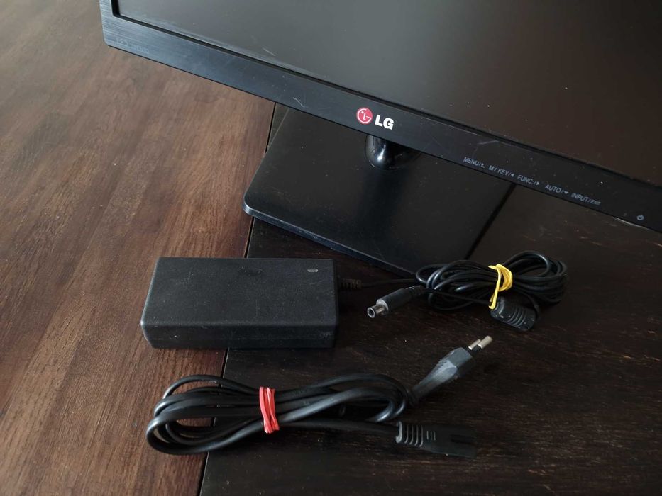 Монітор  LG 19EN33S-B