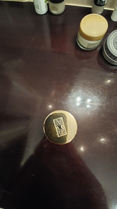 YSL Touche Éclat Le Teint – podkład rozświetlający