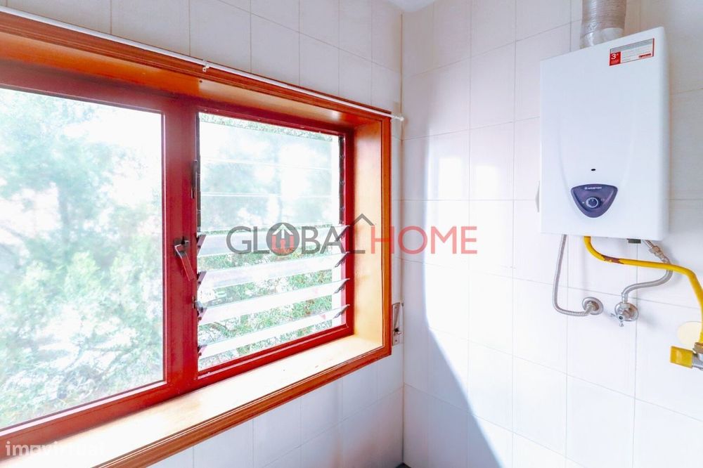 Apartamento T1 Renovado ao centro de Canelas