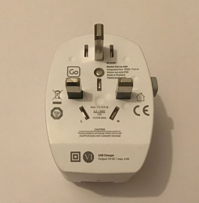 Adaptador universal eur + mundo + usb