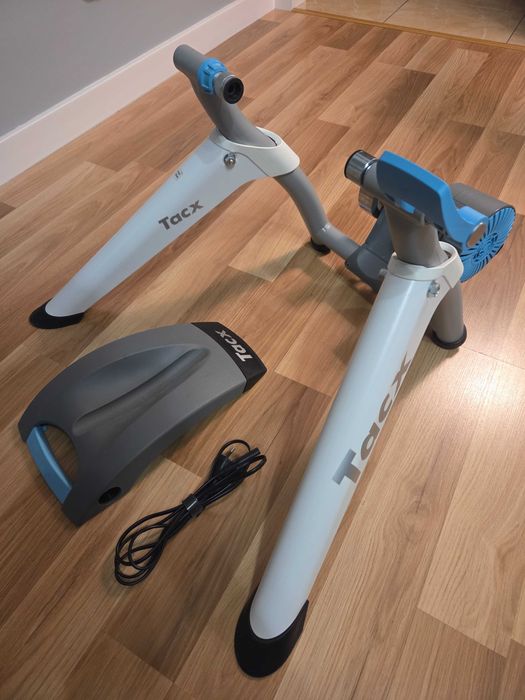 Trenażer Tacx Flow Smart