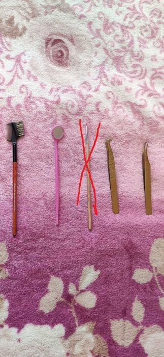 Контейнер,  пінцет, дзеркальце, щіточка для нарощування вій