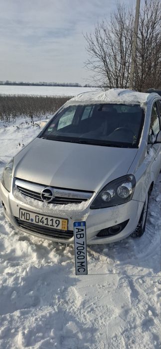 Opel Zafira 2011 1.8 Бензин