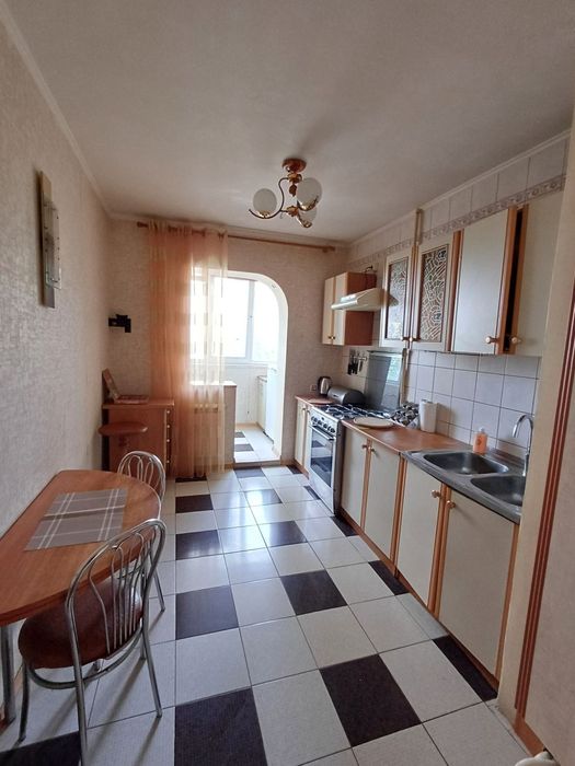 Продам 3 - кімнатну квартиру. Р-н. Північний. Вул. Р. Шухевича. 3 - поверх. Чудовий варіант!