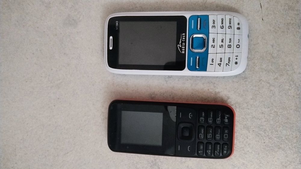 Sprzedam dwa telefony, stan nieznany