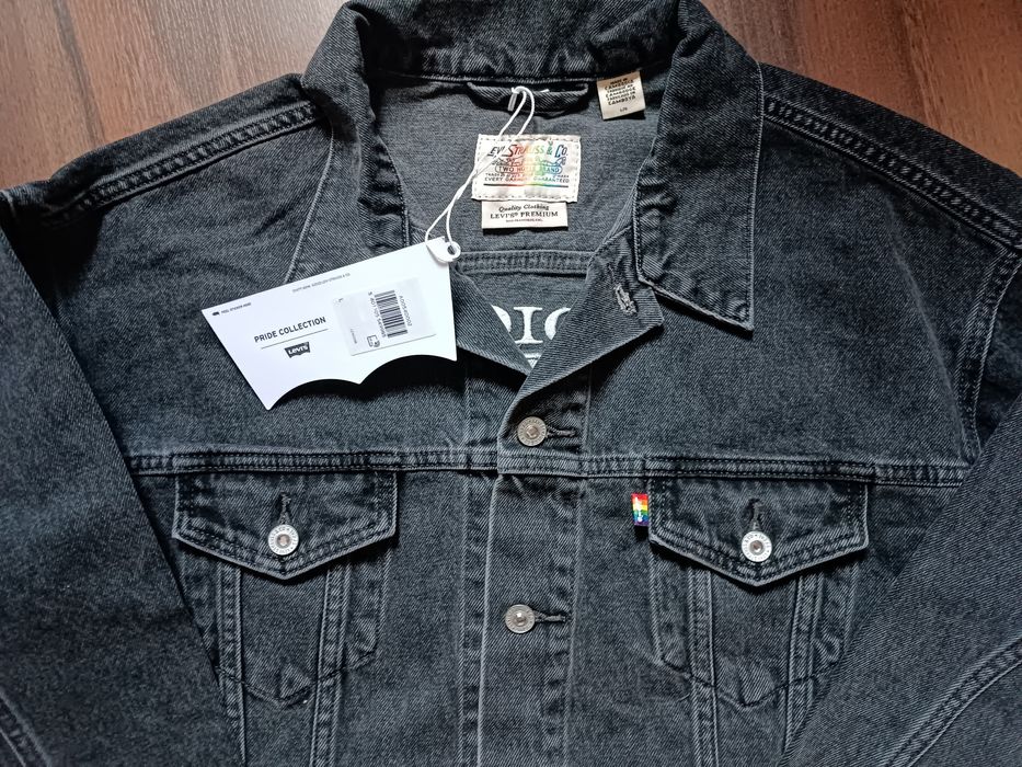 Джинсова куртка Levis Limited Edition «Radical Love»