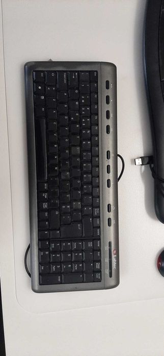 Teclados labtec e microsoft