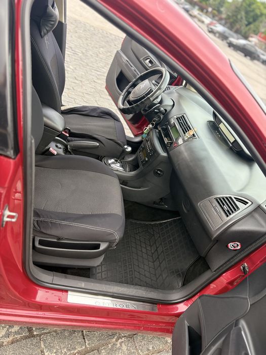 Продам надійний сімейний автомобіль