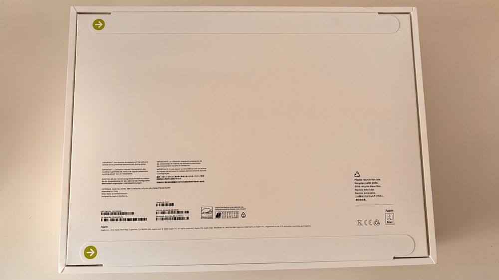 MacBook Air 13'' | 2025,M4,10-core, 16GB, 2TB SSD - NOVO e SELADO!