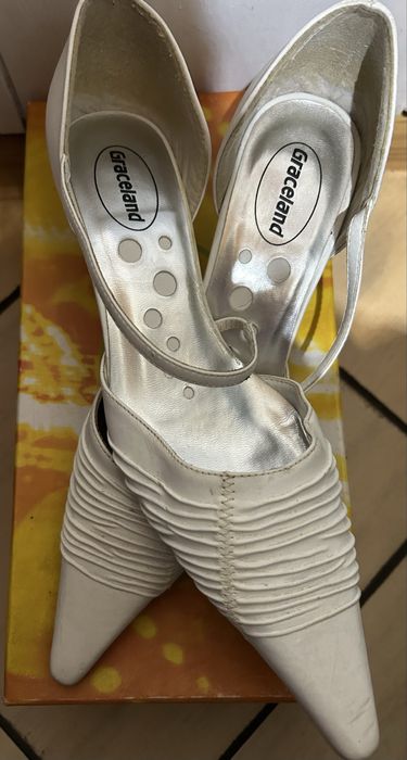 Buty damskie ślubne na obcasie