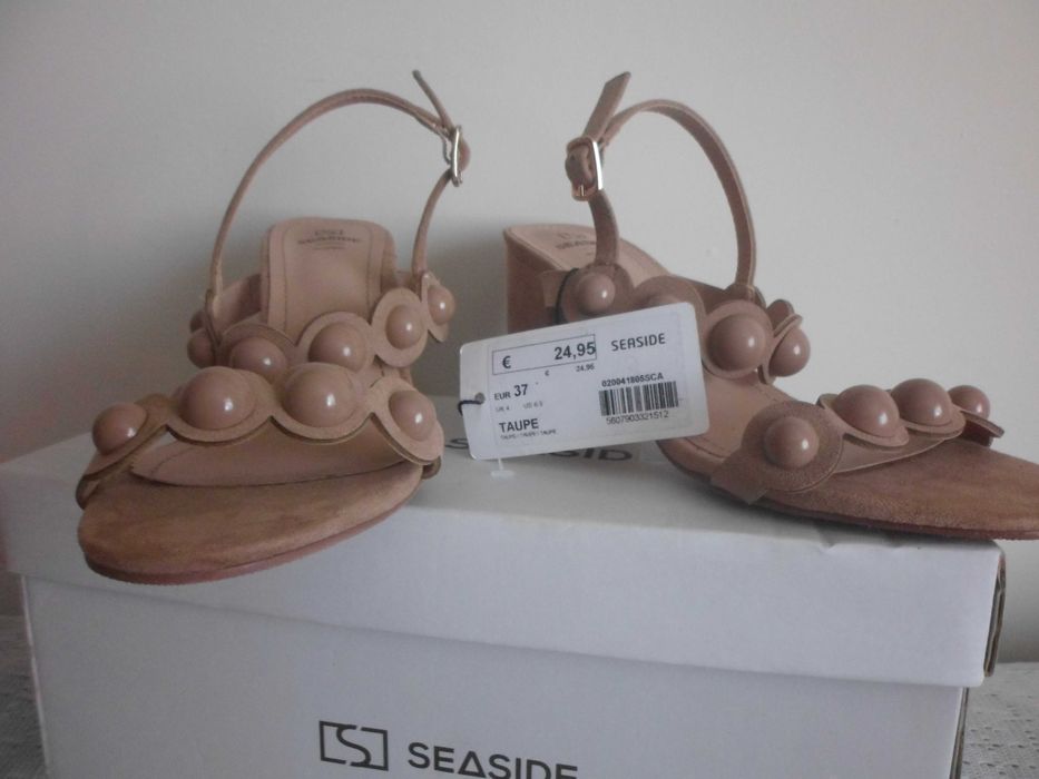 sandálias novas com etiqueta da marca seaside 10€