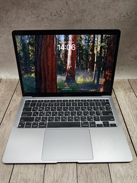 Apple Macbook M1 2020р 13.3" . Стан ідеал. Повний комплект.
