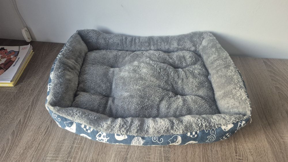 Лежанка для котов или собак. Состояние новое.