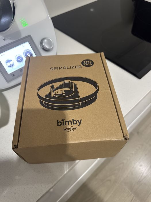 Bimby TM5 com cookkey, mandolina e espirilizador novos a estrear