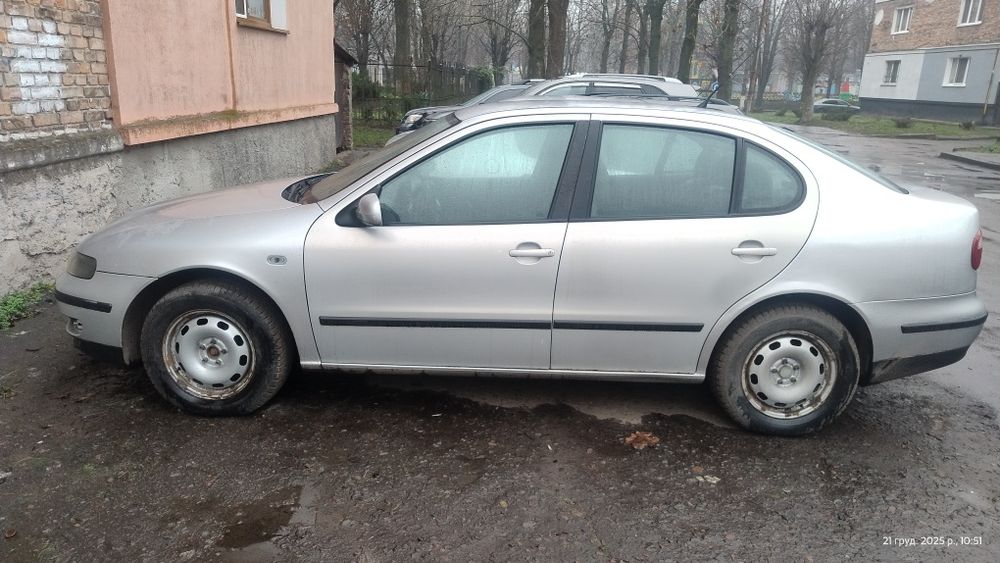 Сеат толедо 2002