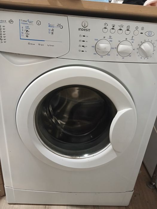 Indesit пральна машина