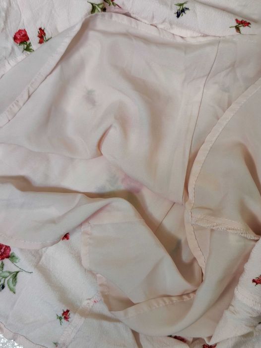 Vestido rosa claro flores vermelhas - Forever 21, S