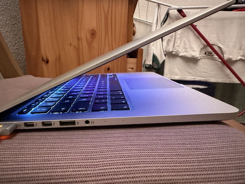 Macbook Pro 13” i5 8gb64730104681729123